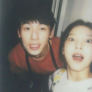 女上位高潮疯狂国产AV
